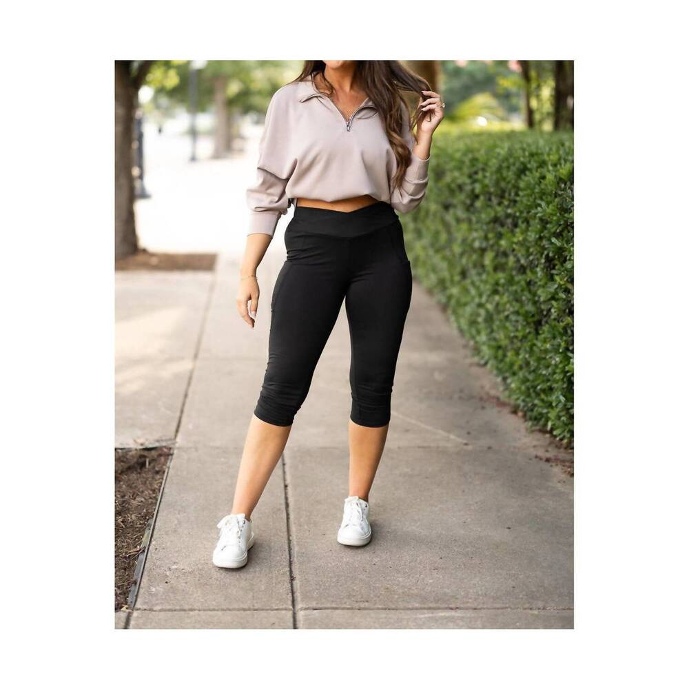 NEW JULIA ROSE women's the lillian sculpting crossover capri in black